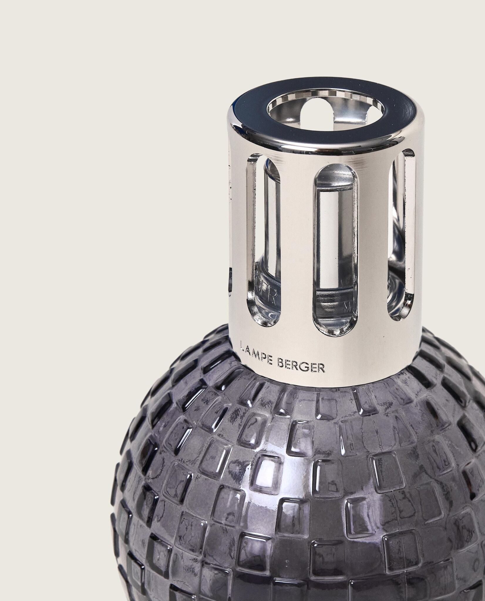Disco Grey Fragrance Lamp Gift Set with Pure White Tea - Image 3